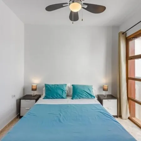 Soleggiato Attico Vista Mare E Piscina Sc768