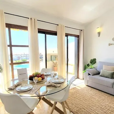 Soleggiato Attico Vista Mare E Piscina Sc768 Apartmán
